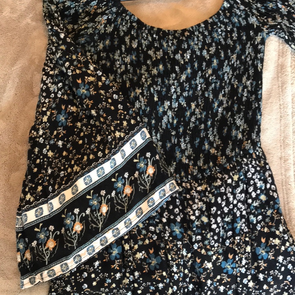 Romper - Picture 2 of 4